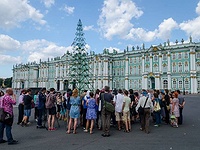 A Christmas tree on the Palace Square